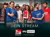 Abgebildet sind von links nach rechts je ein Spieler von Hertha BSC, vom 1. FC Köln, vom HSV, von Foruna Düsseldorf und Schalke 04.