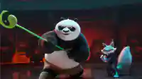Abgebildet ist Panda Po zusammen mit der Steppenfüchsin Zhen, die bereit sind gegen ihre Feinde zu kämpfen.