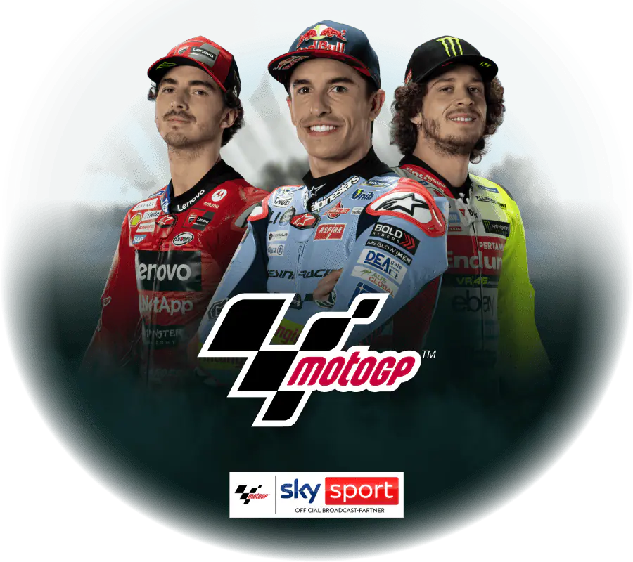 Abgebildet sind drei Fahrer der MotoGP. von links nach rechts: Francesco Bagnaia, Marc Marquez und Marco Bezzecchi.