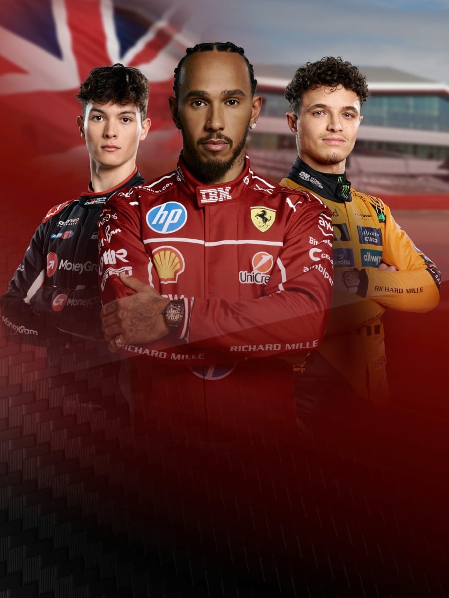 Formel 1 Fahrer: Ollie Bearmann, Lewis Hamilton und Lando Norris, stehen vor der Strecke in Silverstone