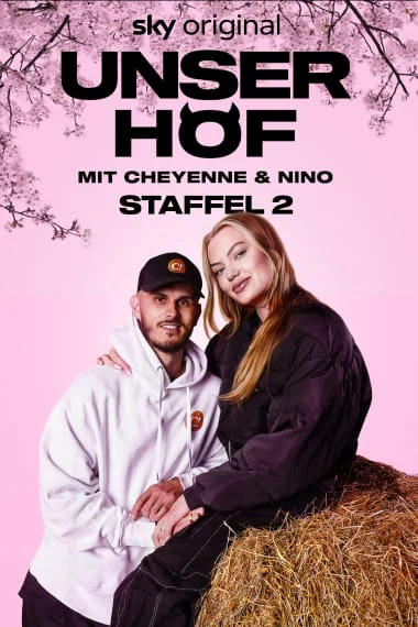 Unser Hof mit Cheyenne und Nino Staffel 2: Abgebildet sind Cheyenne mit Nino, die lächelnd in die Kamera blicken