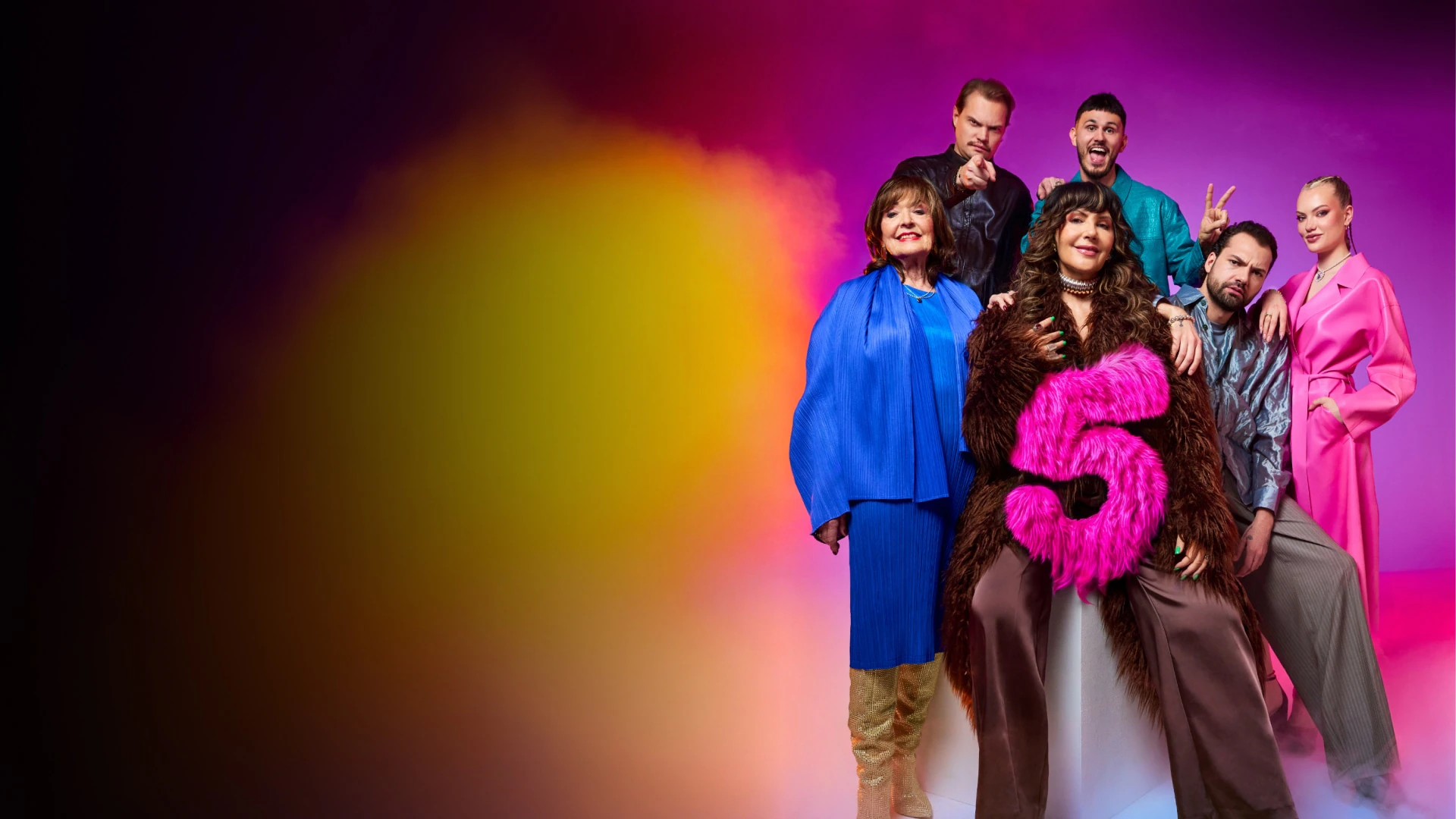 Diese Ochsenknechts Staffel 5: Abgebildet ist Familie Ochsenknecht: Natascha Ochsenknecht, Bärbel Wierichs, Jimi Blue Ochsenknecht, Cheyenne Ochsenknecht, Nino Sifkovits und Wilson Gonzales Ochsenknecht.